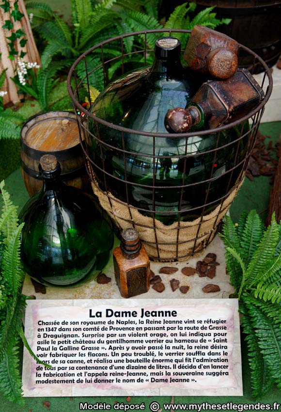 Exhibition The Enchanted Forest (199) Demijohn